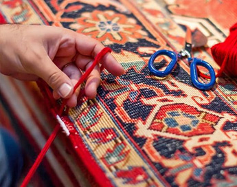 خدمات تخصصی و حرفه ای رفوی فرش در قالیشویی لویزان